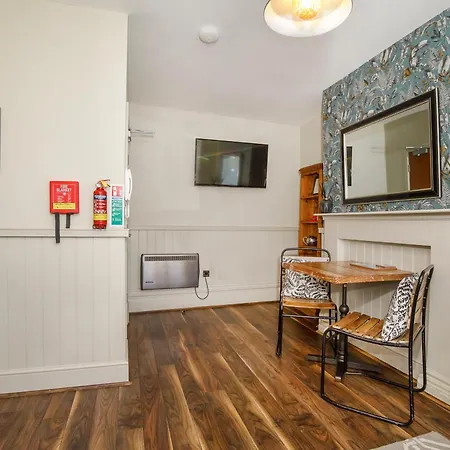 布萨姆约克科利尔里公寓 *